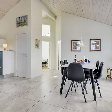 Luci - 500m From The Sea By Interhome Feriehus *