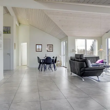 Luci - 500m From The Sea By Interhome Feriehus *