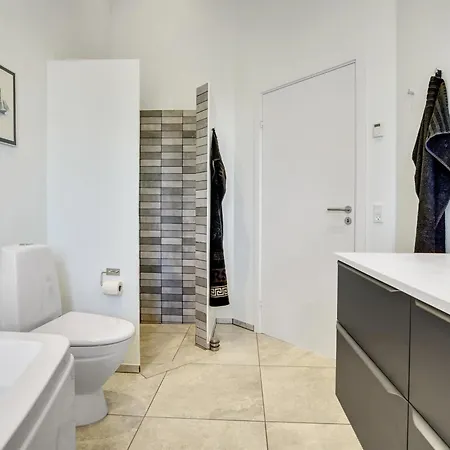 Luci - 500m From The Sea By Interhome