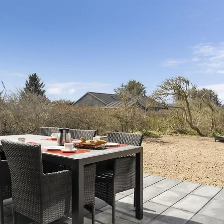Luci - 500m From The Sea By Interhome Feriehus
